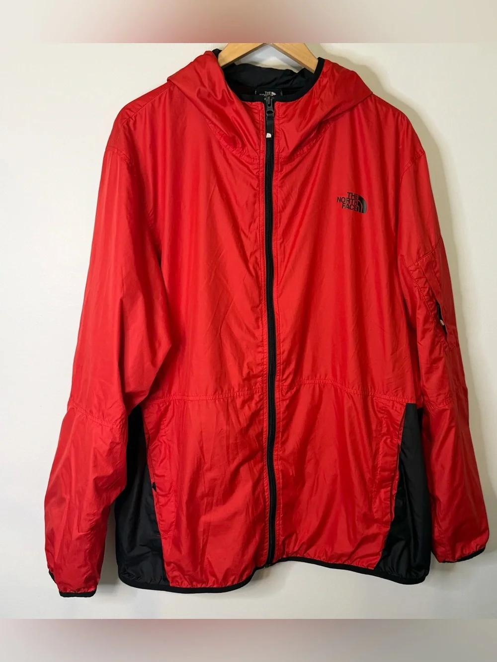 The North Face Men’s XXL Red Black ColorBlock Full Zip Hooded Windbreaker Jacket